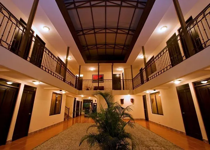 El Cerro 3*
